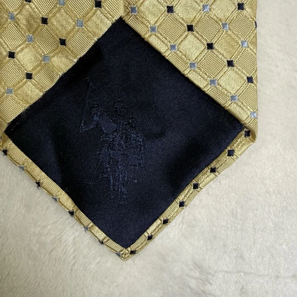 US Polo Assn Men's 100% Silk Gold & Blue Geometric Pattern Tie Necktie
